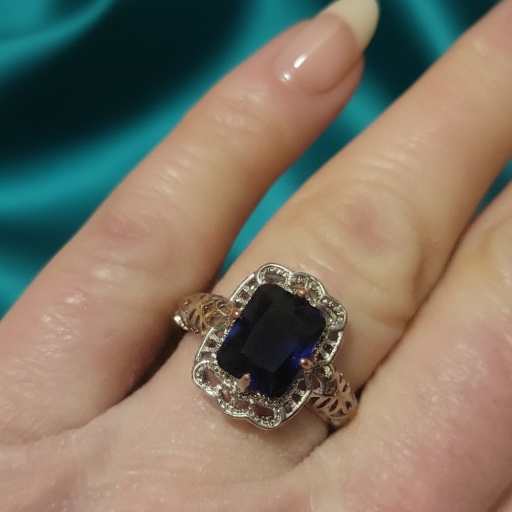 Elegant Blue and Silver Women's Ring
